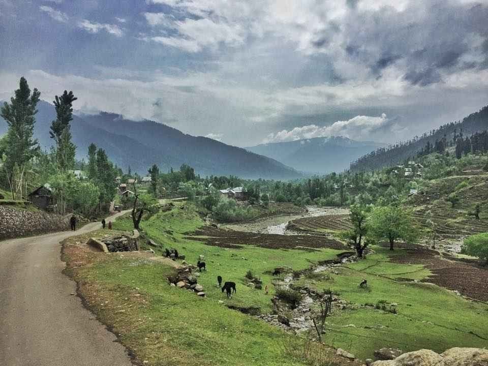 photo of lolab valley by roameoo travels